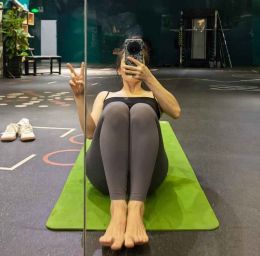 包河爱运动马甲线少妇