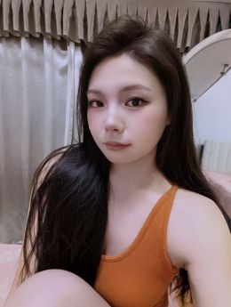 南山大奶翘臀优妮妮