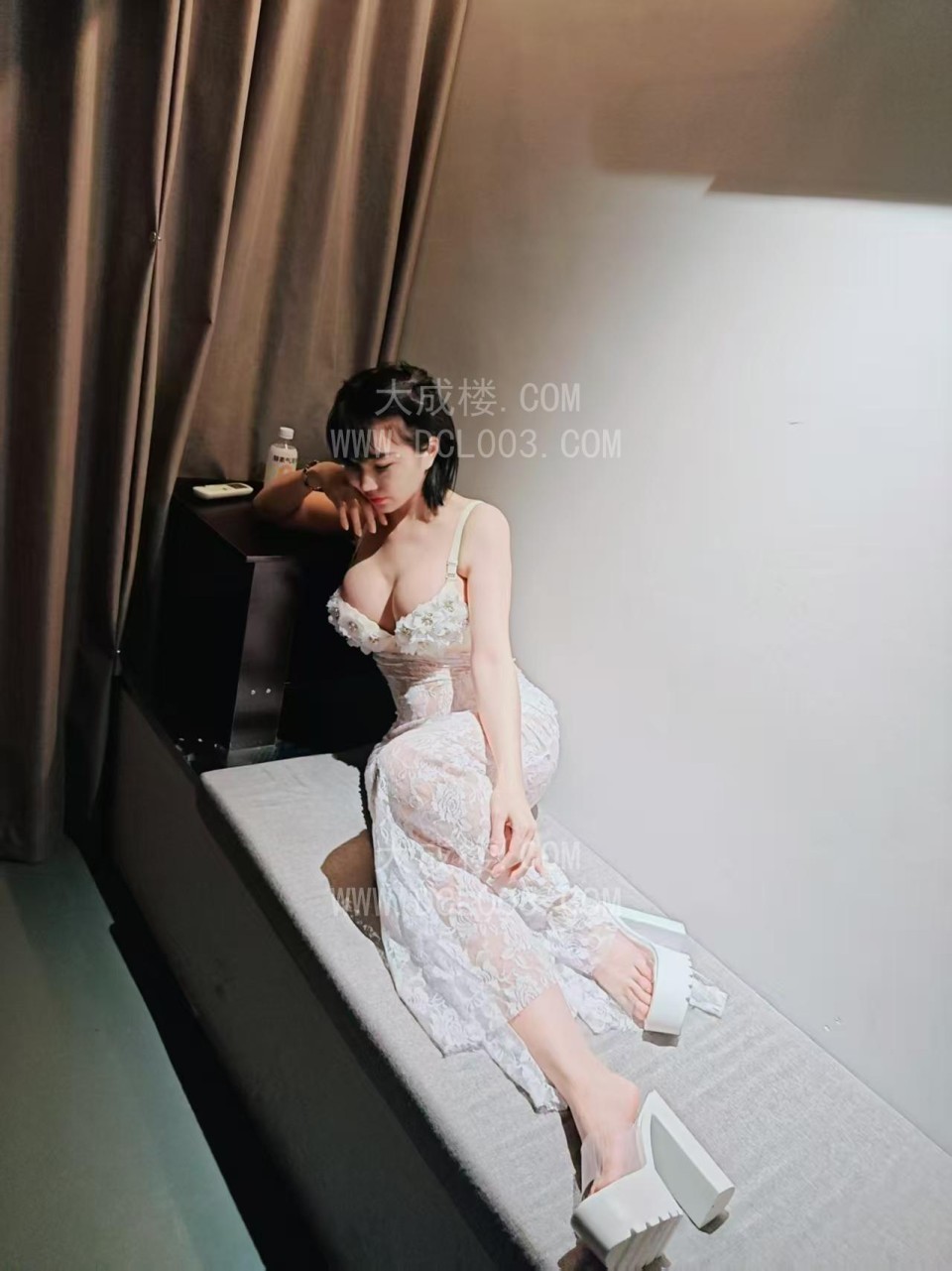 成寿寺新人嫩妹月月
