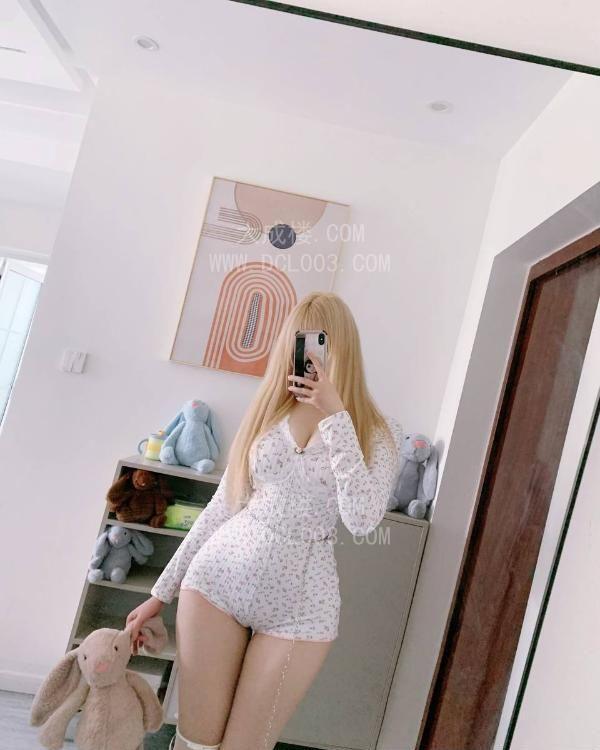 成都沙漏身材女友感爆棚