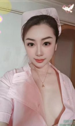 天津美艳大胸护士御姐