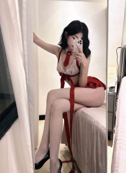 杭州余杭西站性感少妇