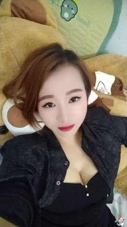 白云潮喷骚妹小黎