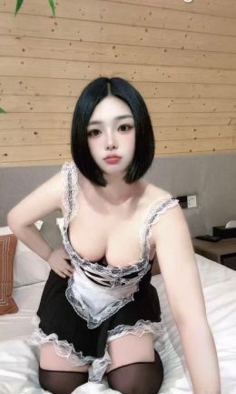 长沙雨花舌吻短发妹