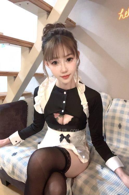 成都美乳纹身妹小井