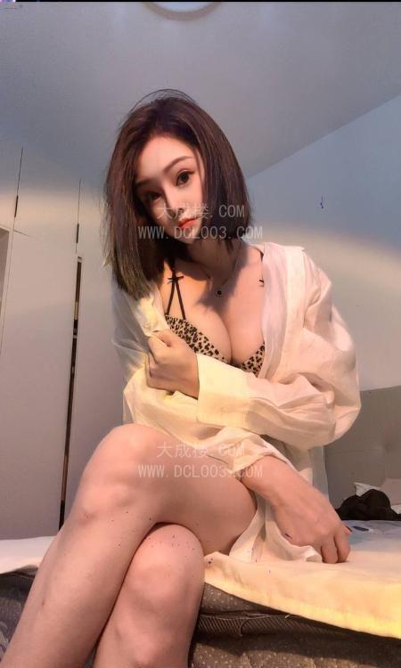 厦门美胸短发妹程诺老师