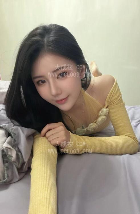 南山性感纯欲美女