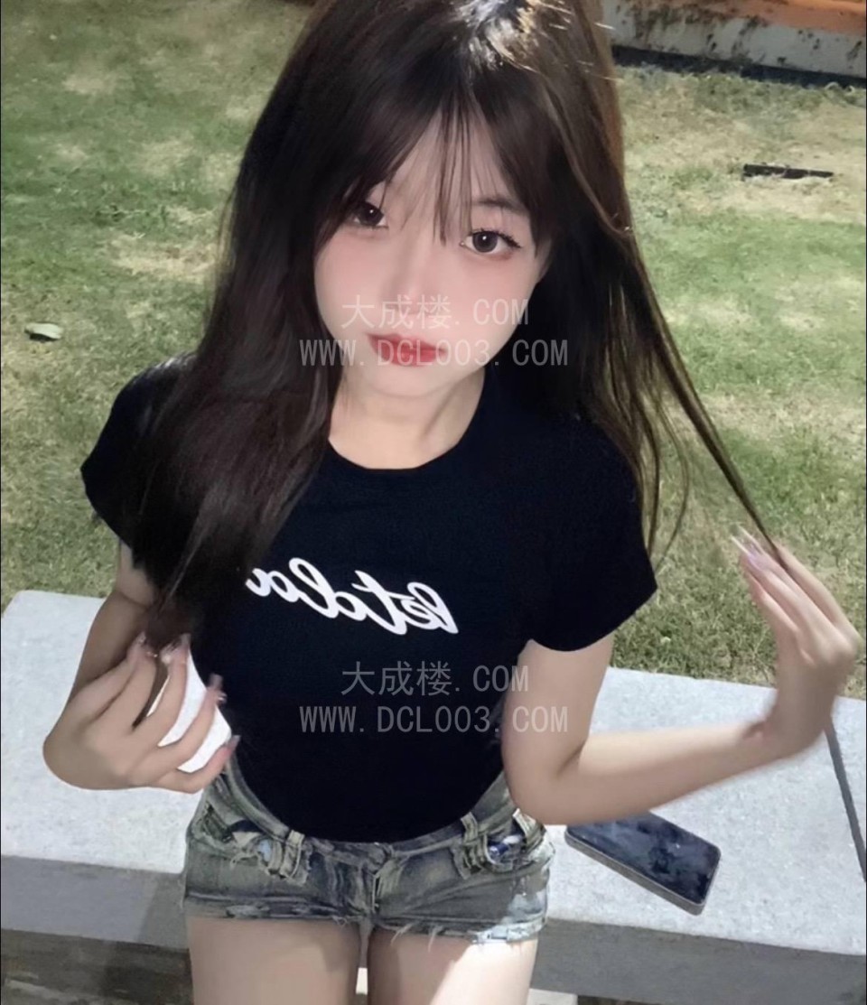 成都嫩妹佩佩