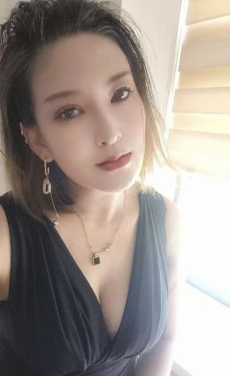 滨海身材性感美女