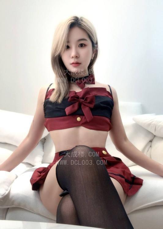 杨浦抱操金发排骨精