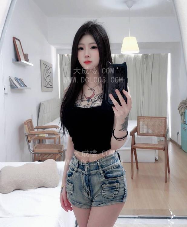 龙华纹身大奶靓妹
