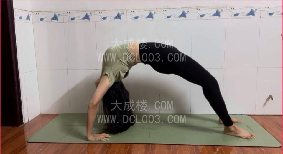 南京莞式一线天宝马妹