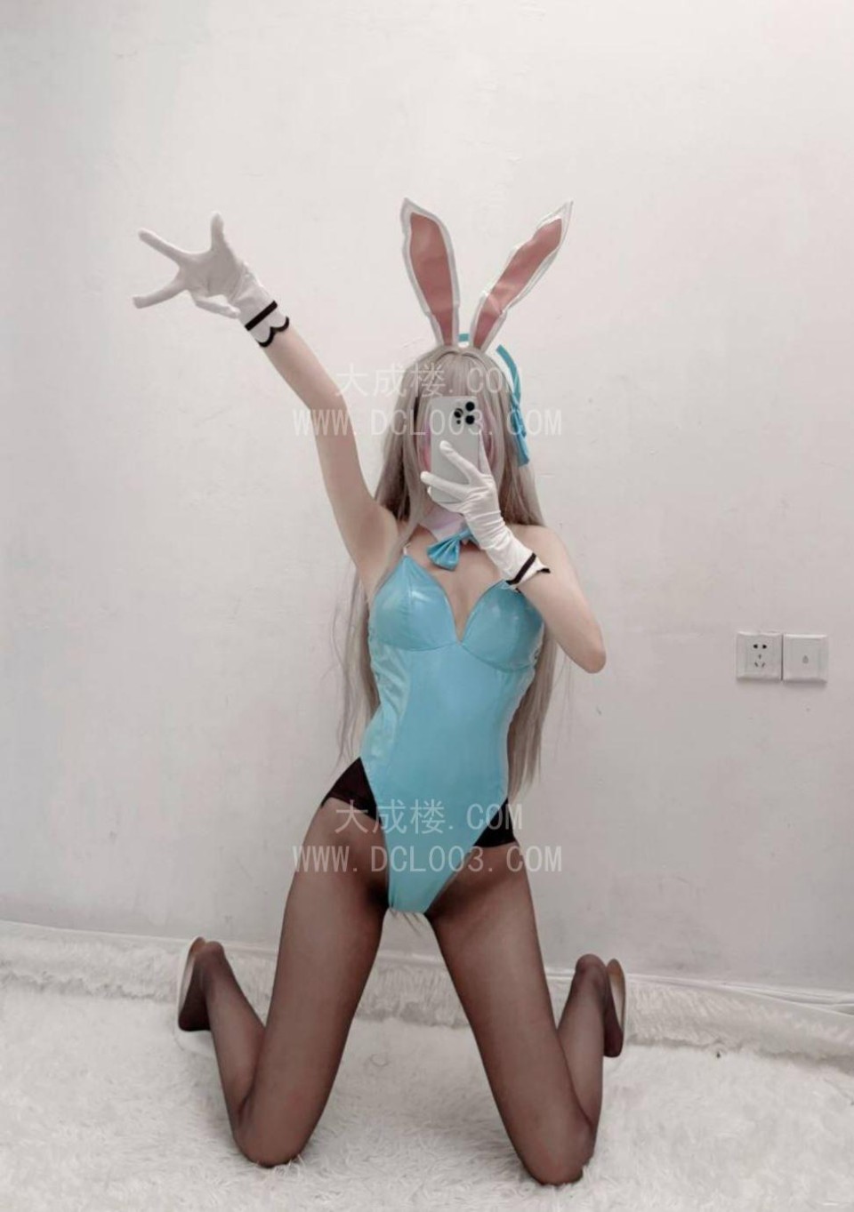 南京水多腿长风骚小coser小嫩妹