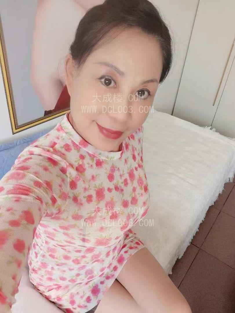 朝阳劲松气质少妇