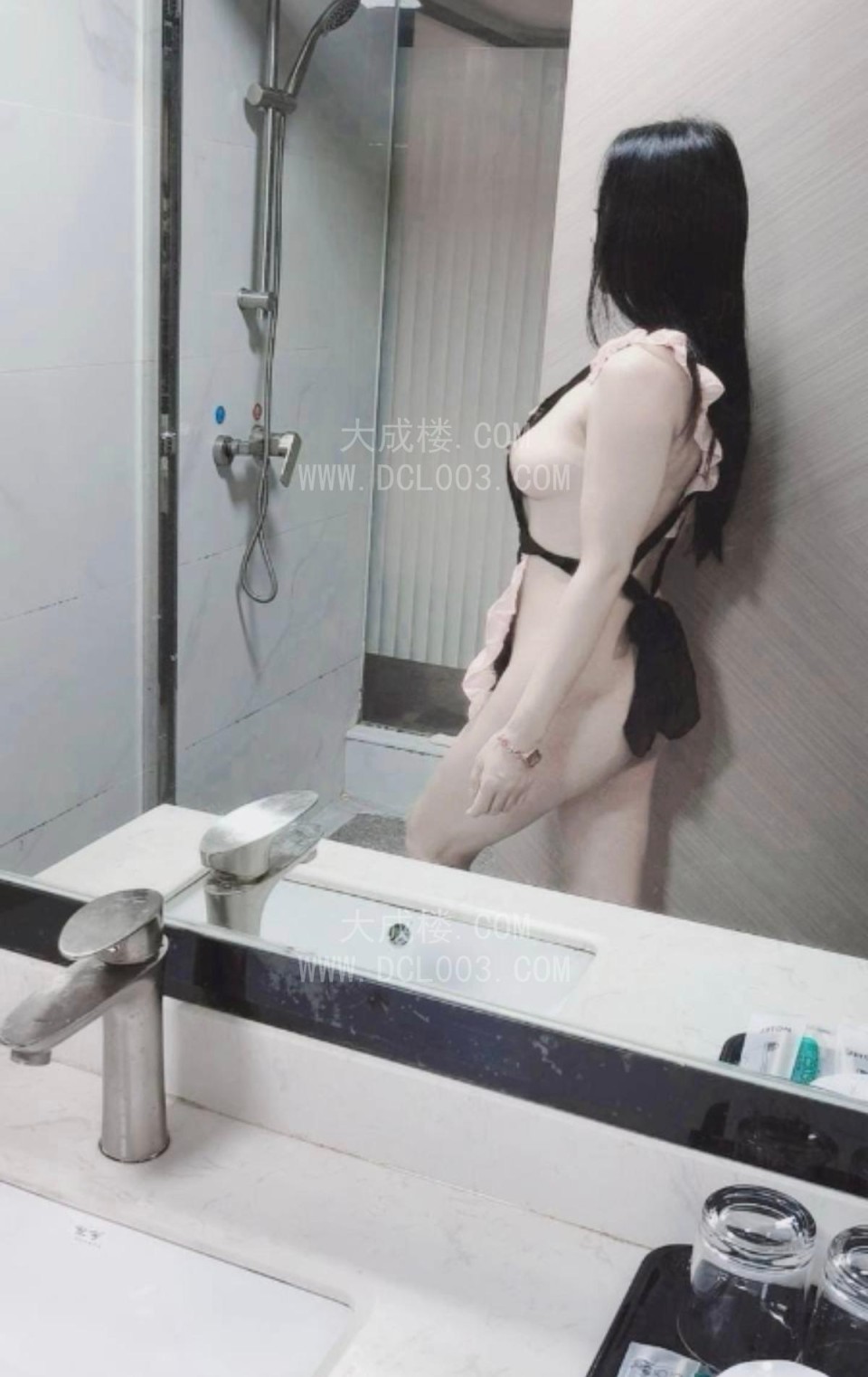天河舌吻大胸欲女佳佳