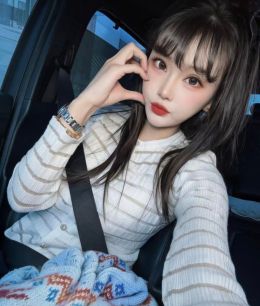 丰台170丰满女模能舌吻