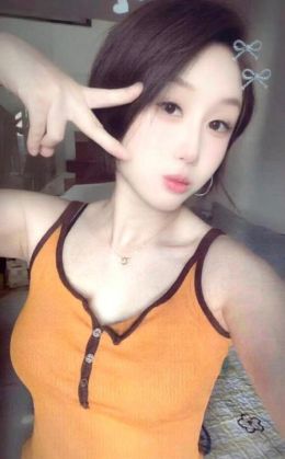 海珠苗条妹子