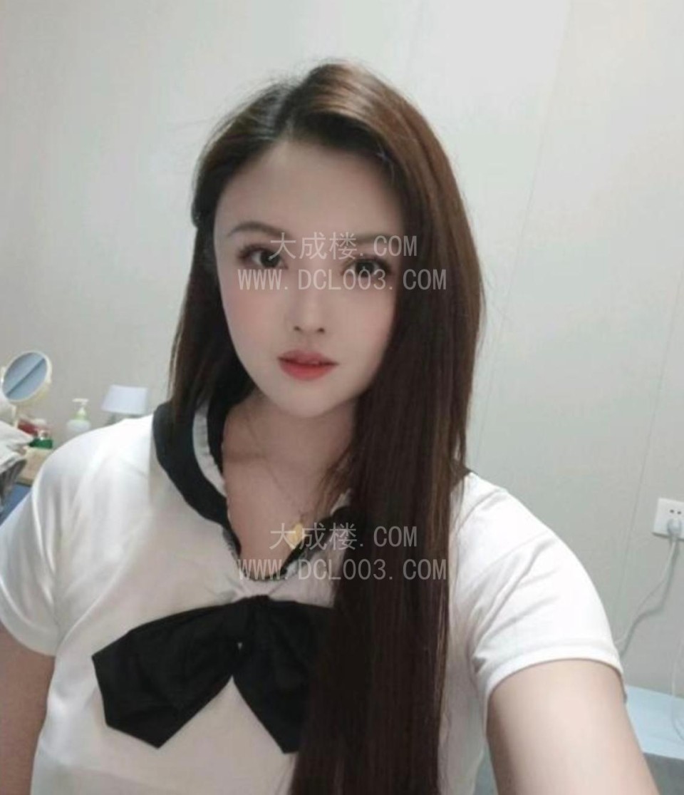 宝安大胸女友李一桐