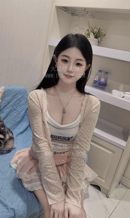 福田清纯颜值皮肤白嫩玫瑰