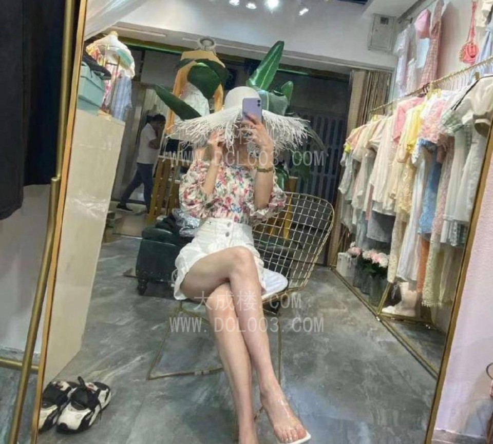 长沙潮喷一字马少妇