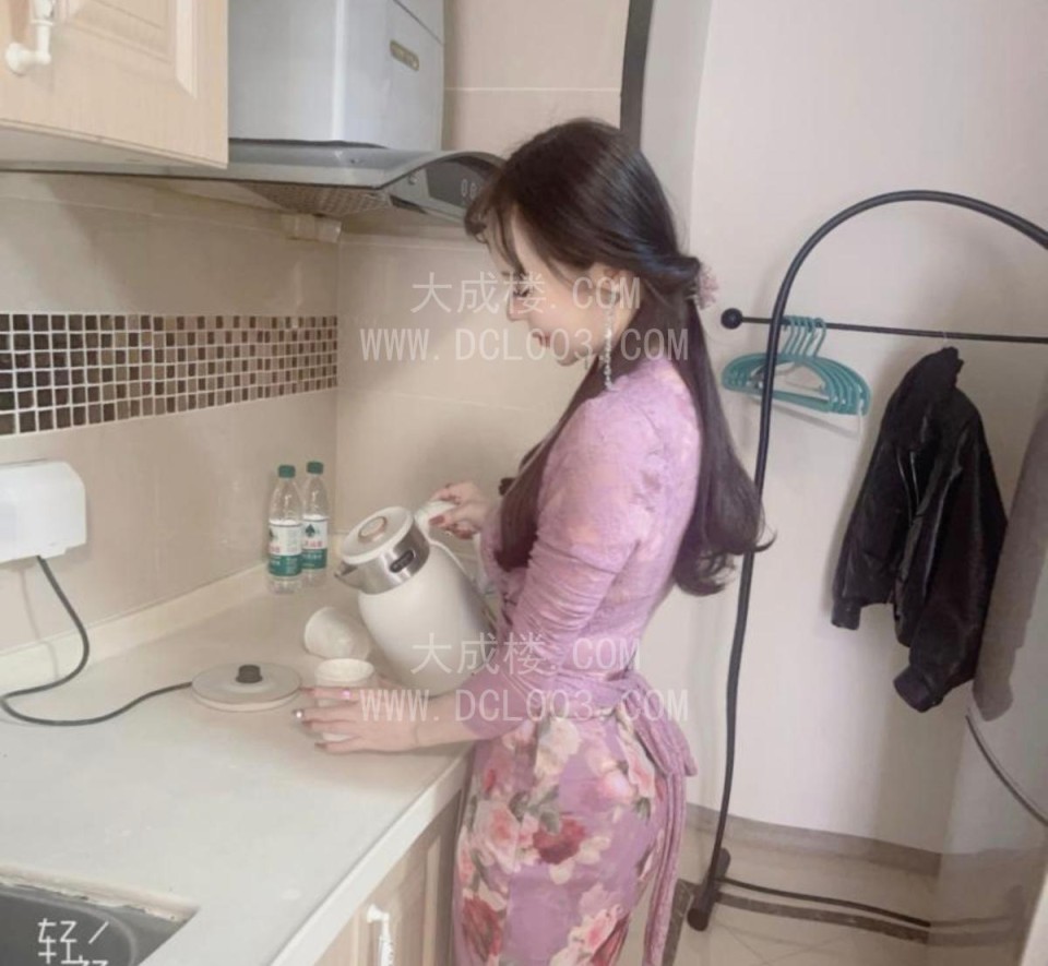 南岸肤白貌美大真胸妹妹