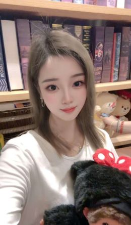 白云新出道女友感满满琪琪