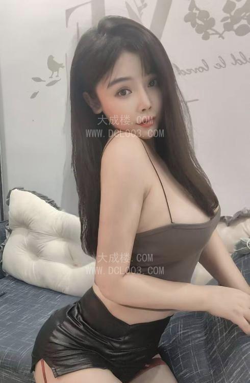肥美大奶少妇