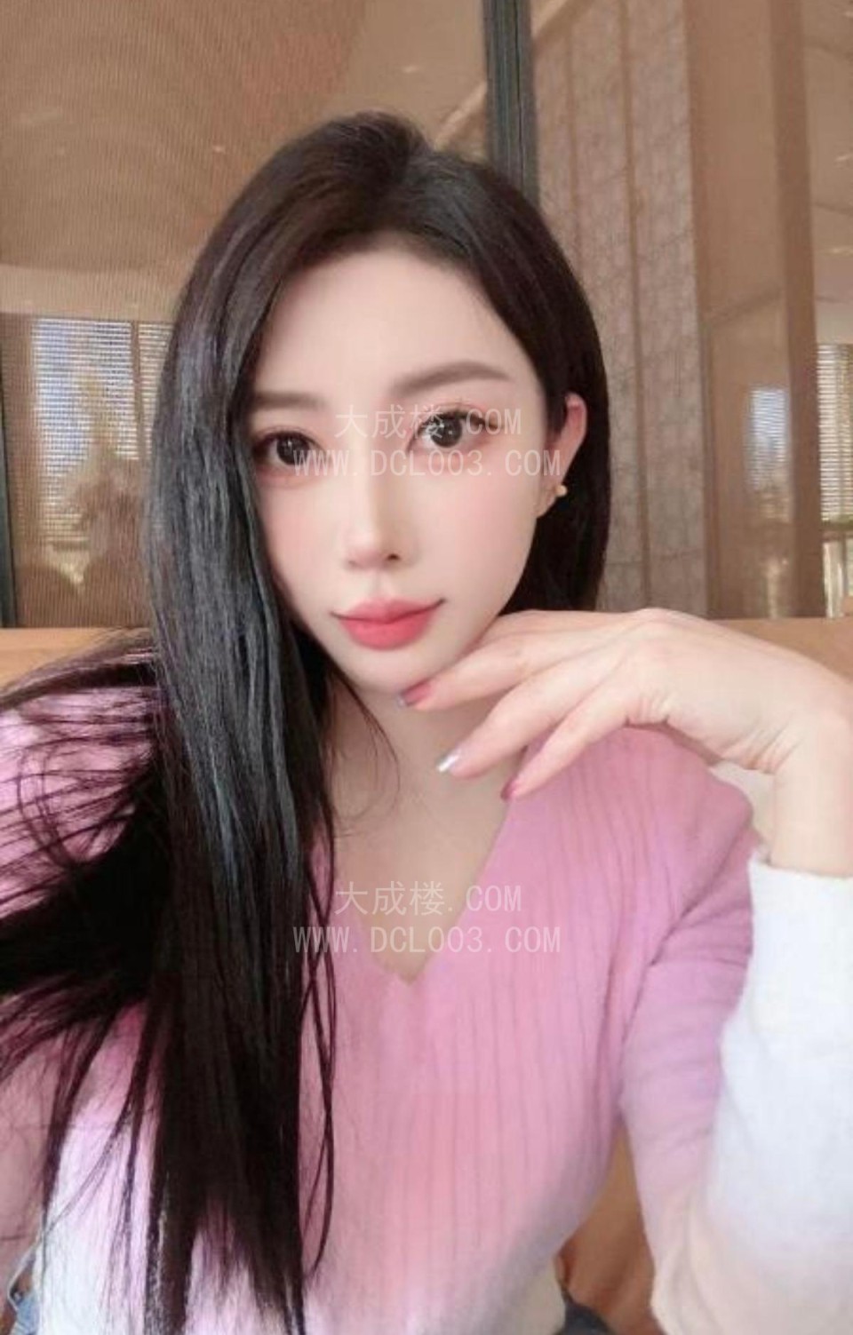 闵行肤白貌美性感美乳老师