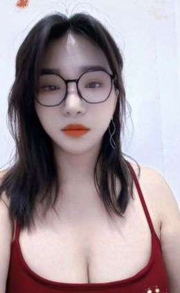 杭州戴眼镜的大胸御姐