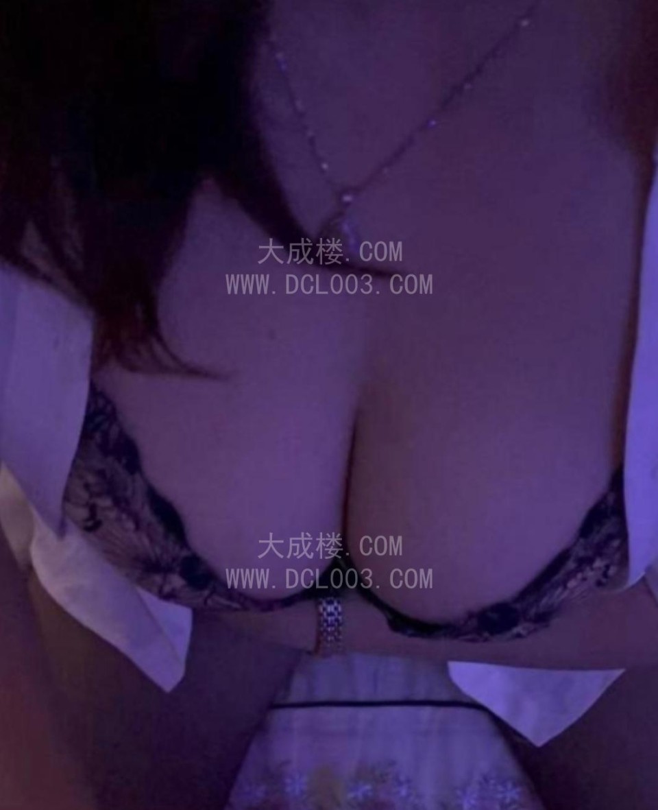 徐汇丰满大胸服务少妇