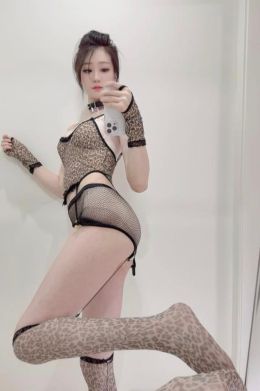 杨浦肤白貌美长腿御姐