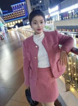 美乳骚小雪