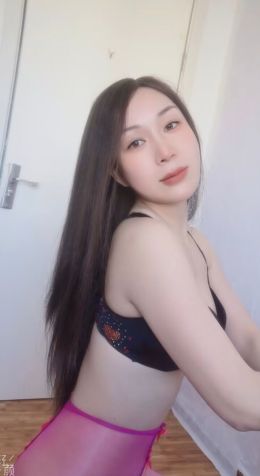 乌市性感妩媚小骚货草莓