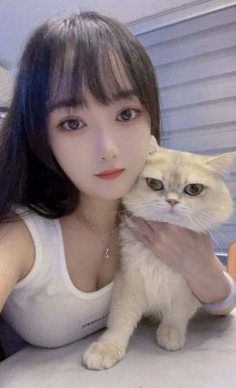 后湖大胸小姐姐