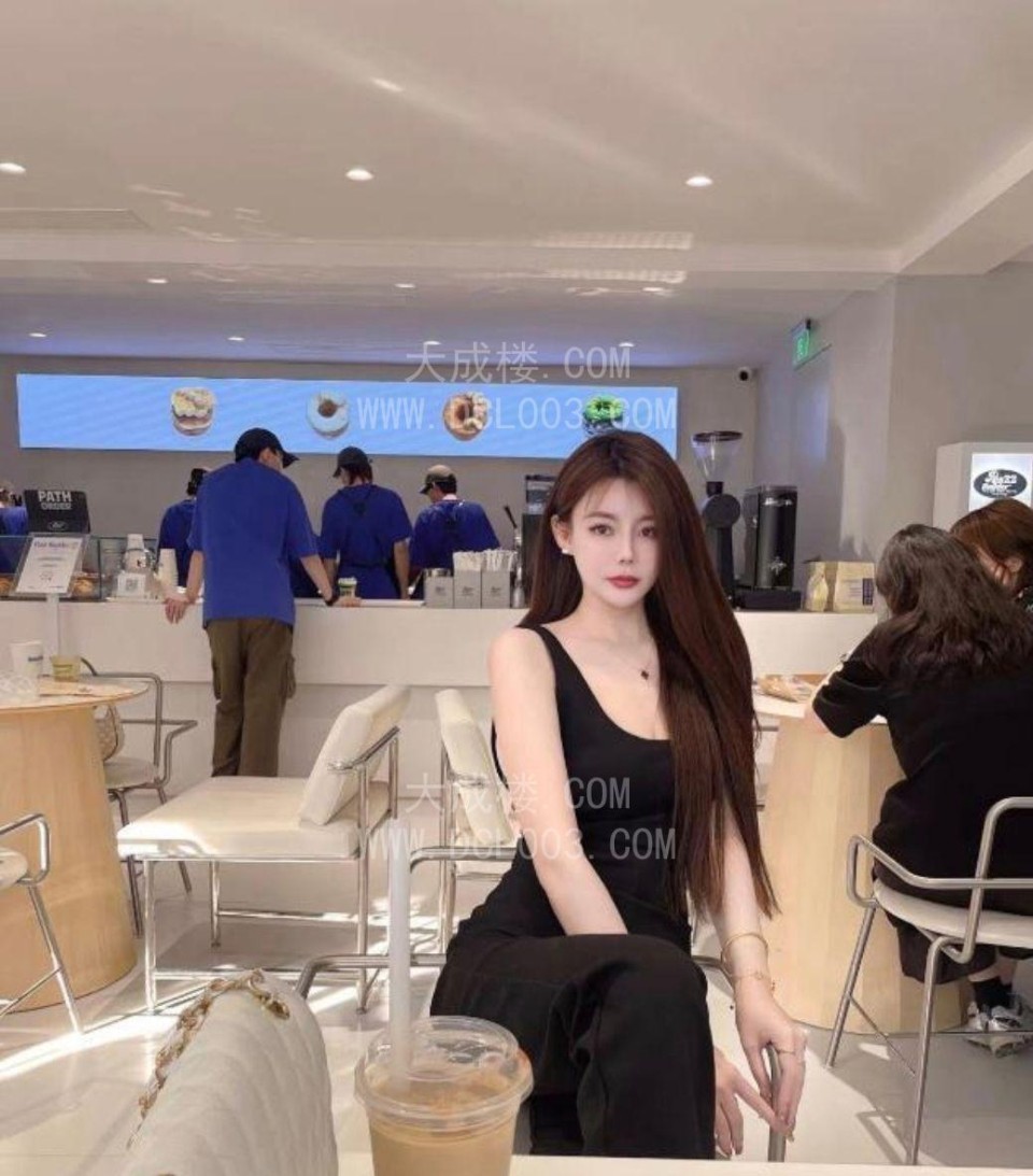 妹子身材火辣性感